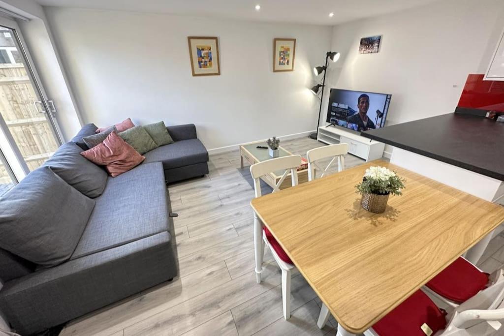 Vakantiehuis Charming New 2br Detached House-central Headington- Wi-fi, Netflix, Location